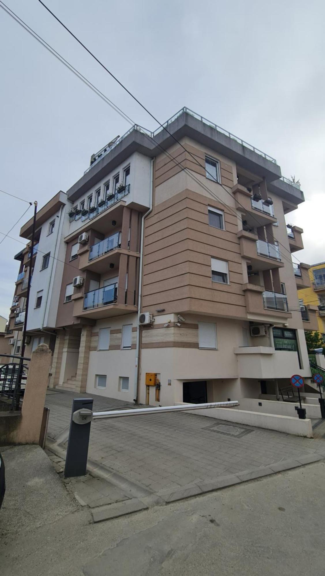 Ćuprija Design Apartment Business Lux 4 Star "Rio" Completely Business Lux Place In The City Center & Free Included Industry Optical Wifi & Netflix & Keyless Code Entry & Full Smart App & Kitchen & Washing Machine & Wide Terrace & Secure 2 Parking Place מראה חיצוני תמונה